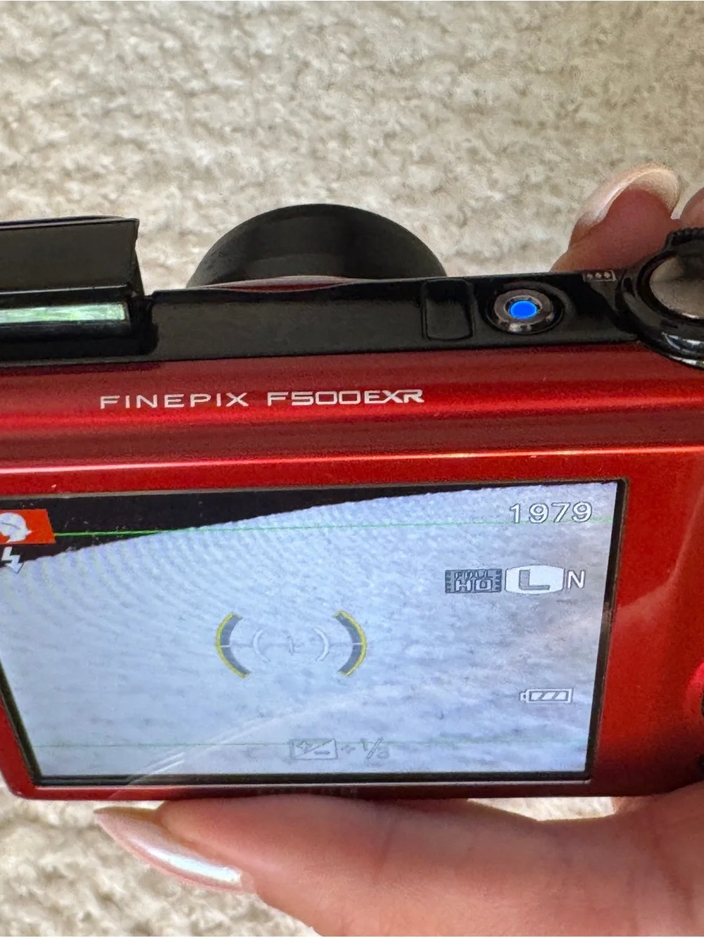 Red Fujifilm Finepix F500EXR